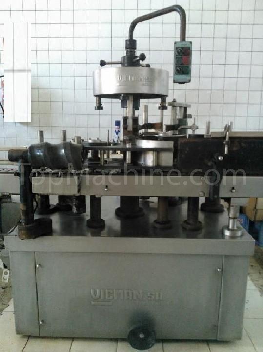 Used Vicman E-4-3  Etichettatrice di bottiglie