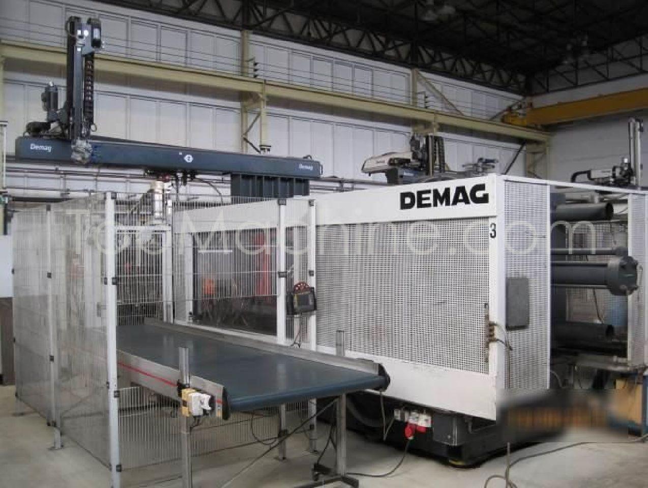 Used Demag D 650 7000 NC3 Injection Moulding Clamping force up to 1000 T