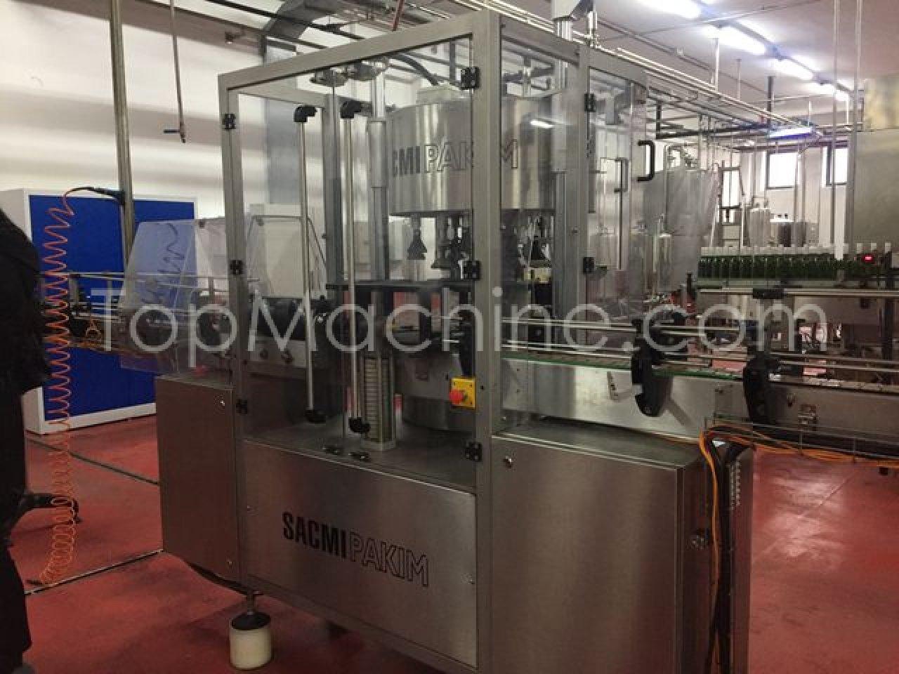 Used Sacmi Pakim 600 H3 S11 CECE Bibite e Liquidi Etichettatrice di bottiglie