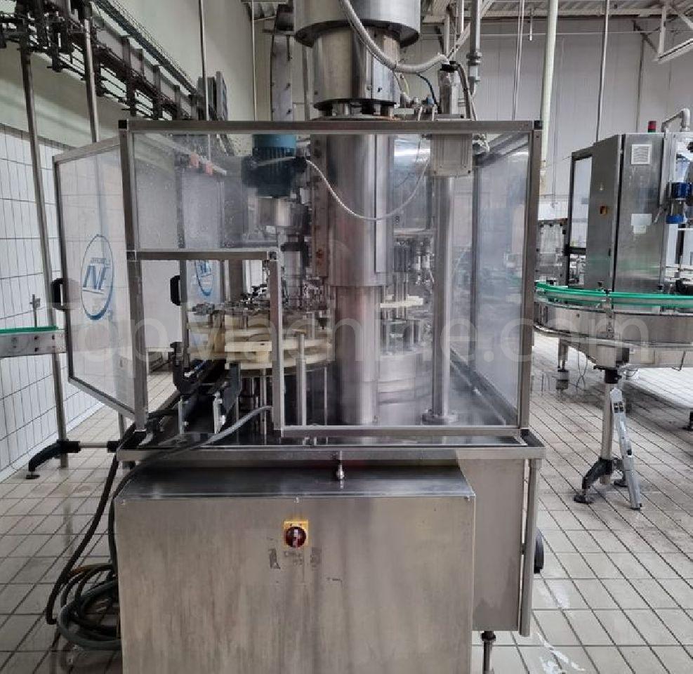 Used AVE Monobloc Aurora 12/1 Bibite e Liquidi Riempitrice di non gassate