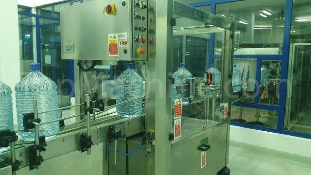 Used Envastronic Rotary 8 Bibite e Liquidi Riempitrice di acqua minerale