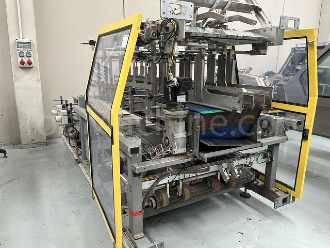 Used SMI WP300P Beverages & Liquids Case Traypacker