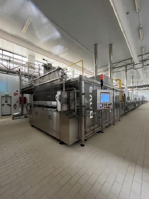 Used Nova Serac Group Lineaire Doseuse Milchprodukte & Säfte Becher Füll- und Verschließmaschine