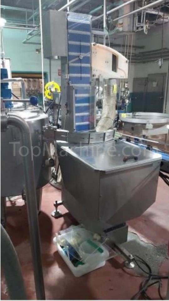 Used Alfatec Machine 6 head Bibite e Liquidi Riempitrice di non gassate